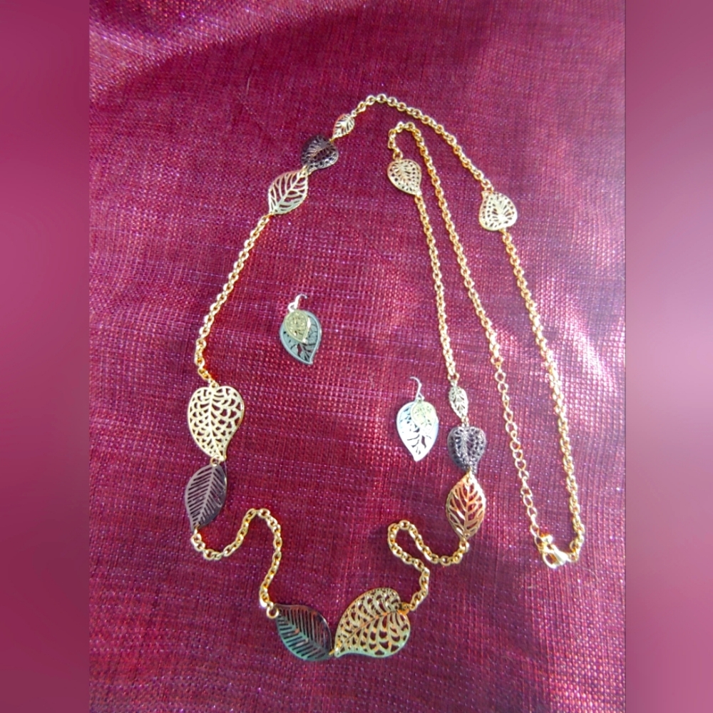 Filigree Leaf Necklace and earring set.